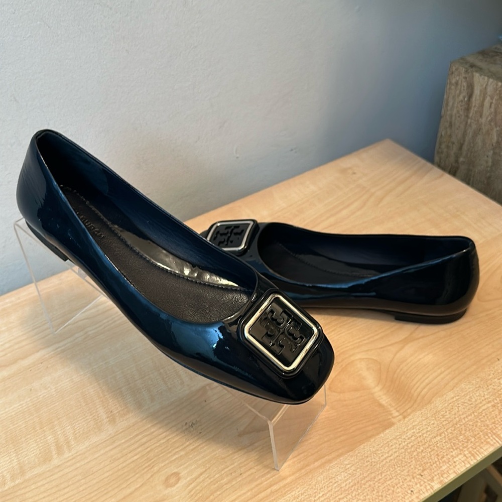 Tory Burch Georgia Black Patent Medallion Ballerina Flats - New